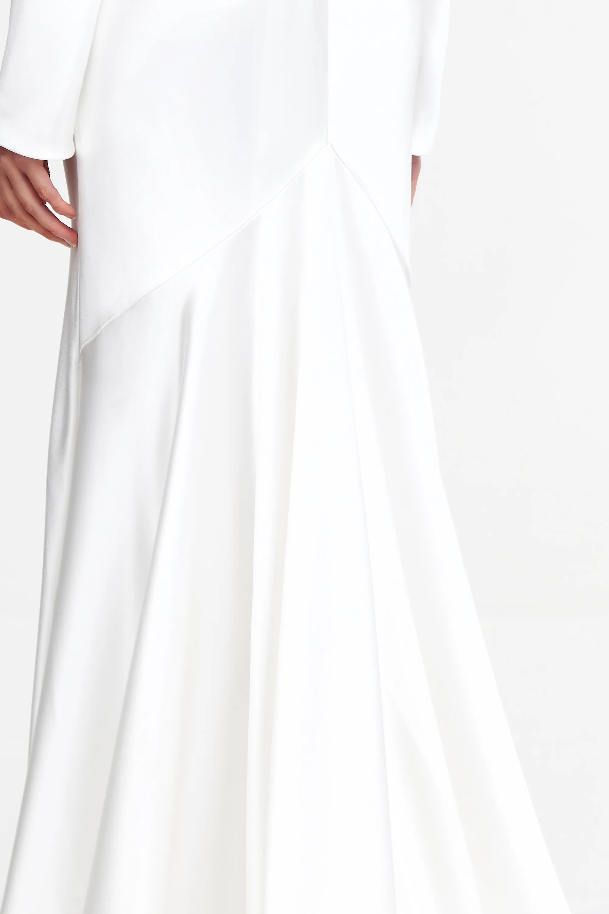 ACRE GOWN - Image 4
