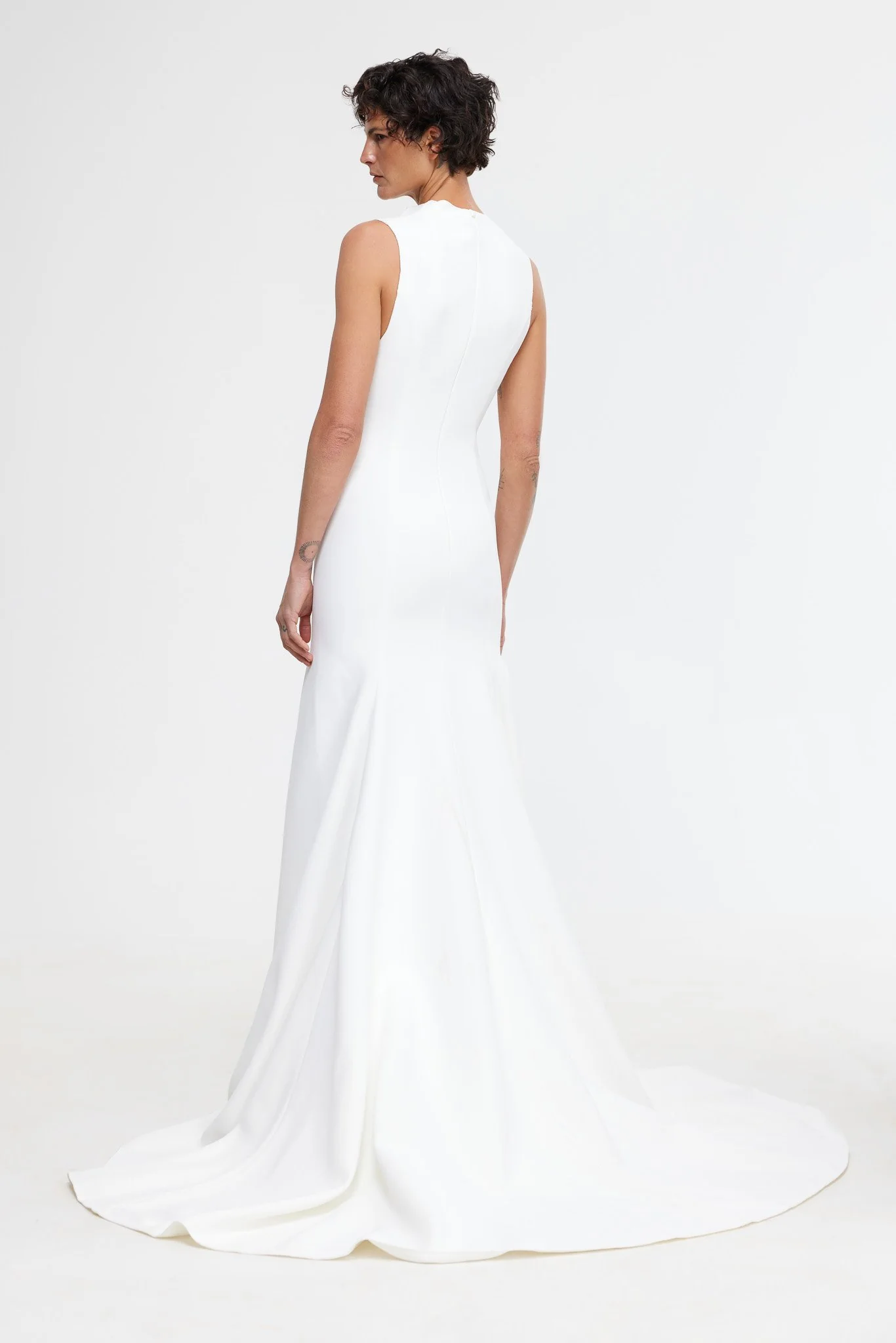 ASTONBROOK GOWN - Image 3